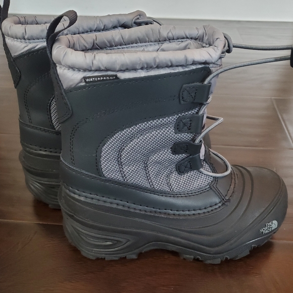 THE NORTH FACE Toddler Snow Boots size: 13 - Picture 4 of 6